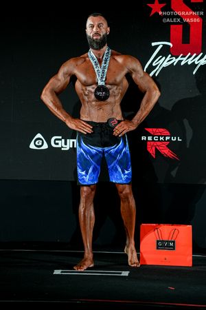 MEN'S PHYSIQUE +179 STARS